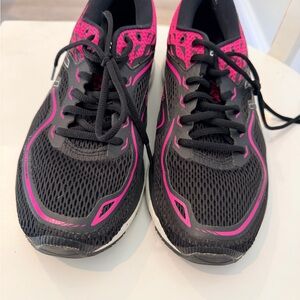 Asics Women's Black and Pink Athletic Shoes